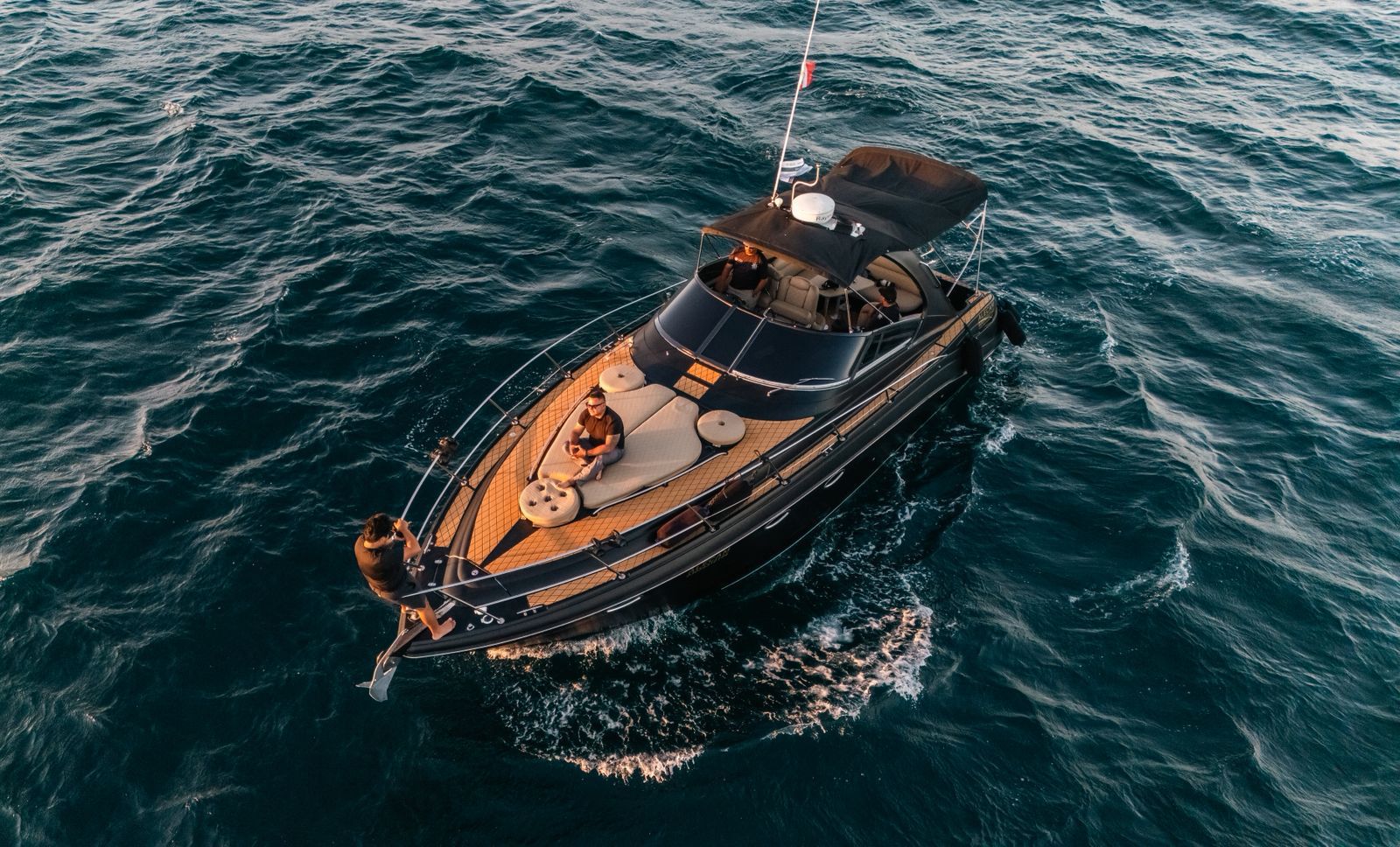 Sea Ray 38 FT Alecam navegando en Los Cabos
