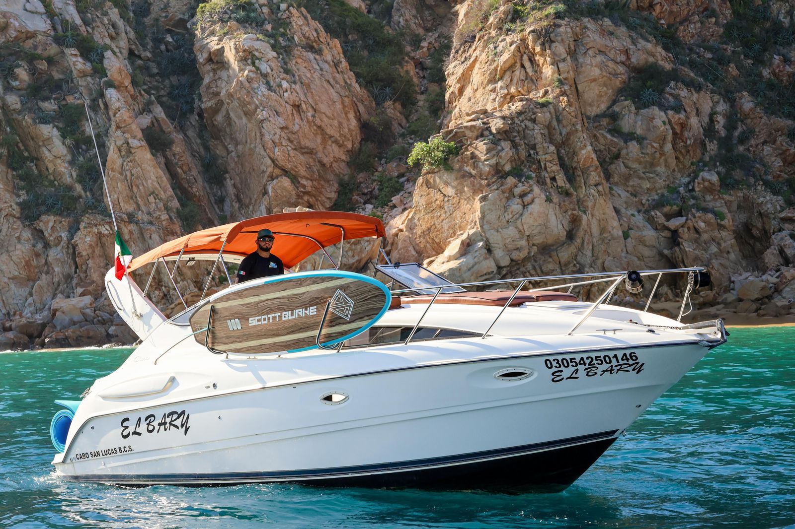 Yate El Bary 34ft navegando en Los Cabos