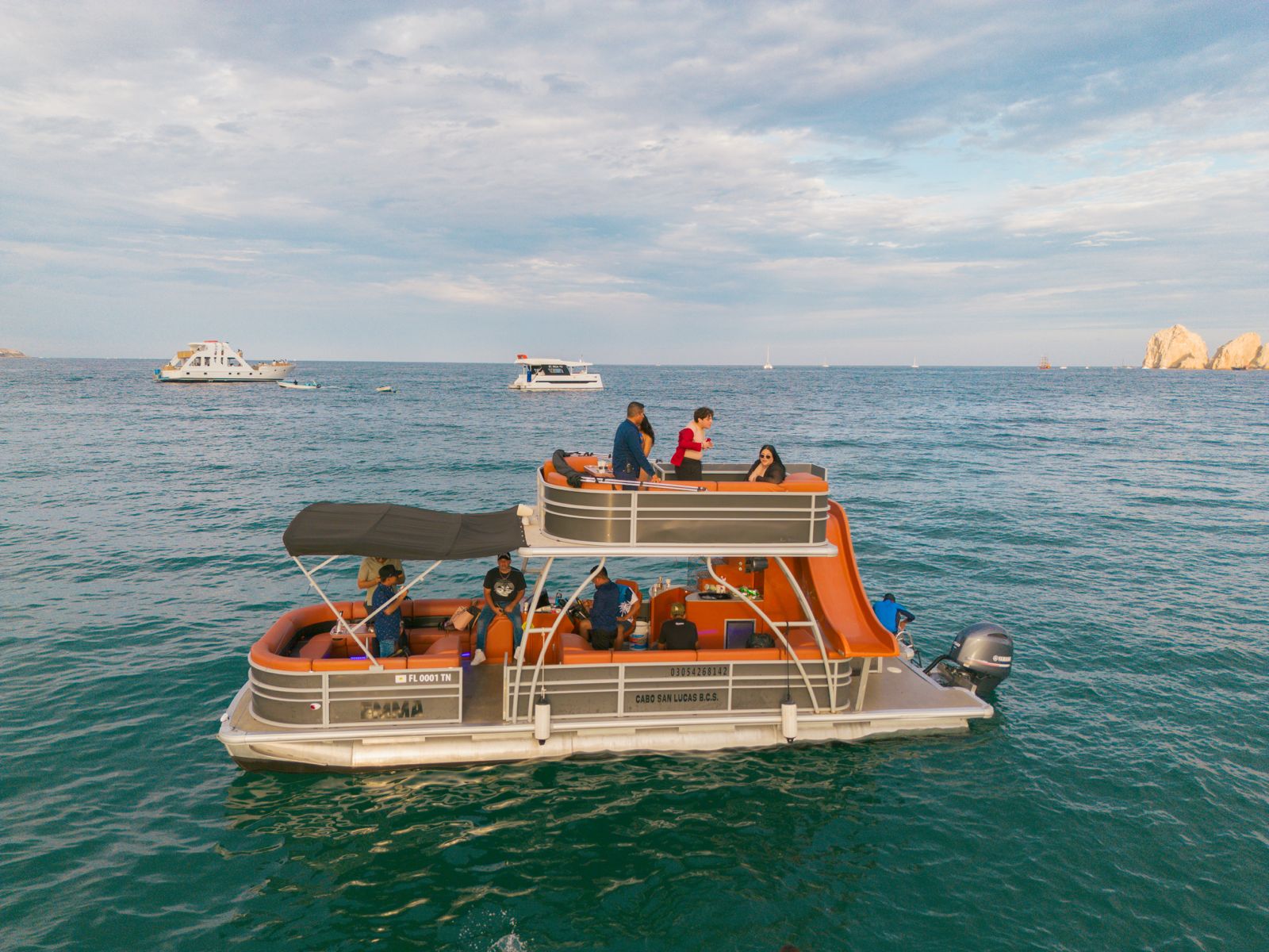 Pontoon Emma navegando en Los Cabos